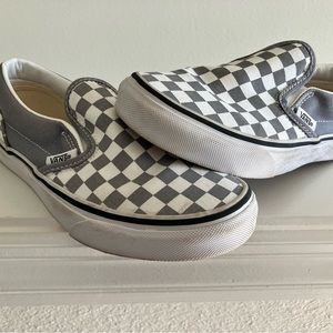 Boys grey Vans: